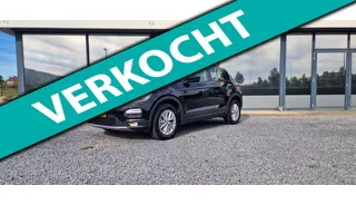 Volkswagen T-Roc 1.0 TSI Style | Cruise control adaptief | Camera | Navigatie | Elektr. achterklep | Carplay | Lane Assist | ECC